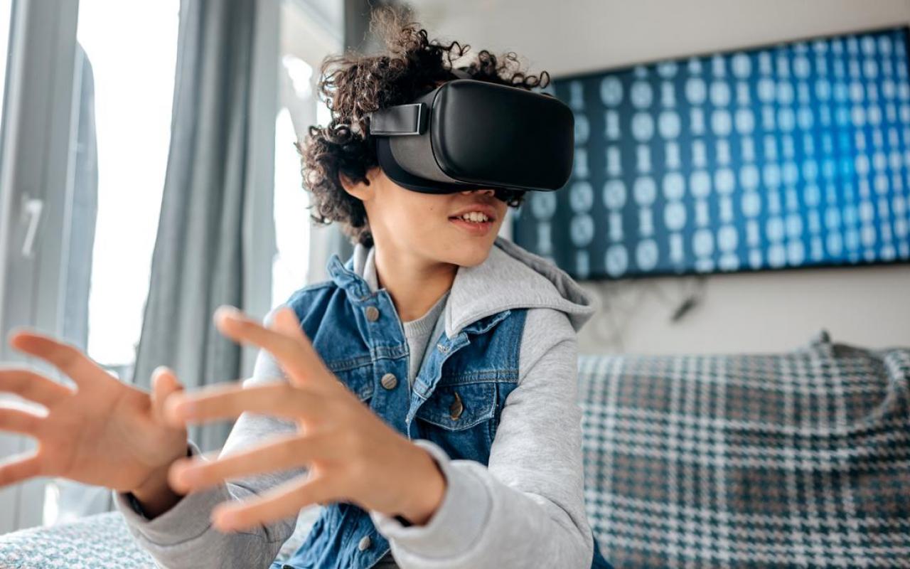 The 5 Best VR Headsets in 2023 - Virtual Reality Gaming System