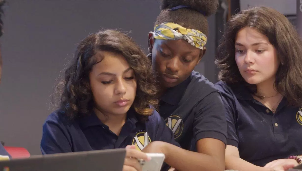 Brooklyn students learn to develop tech-based   solutions with Verizon Innovative Learning