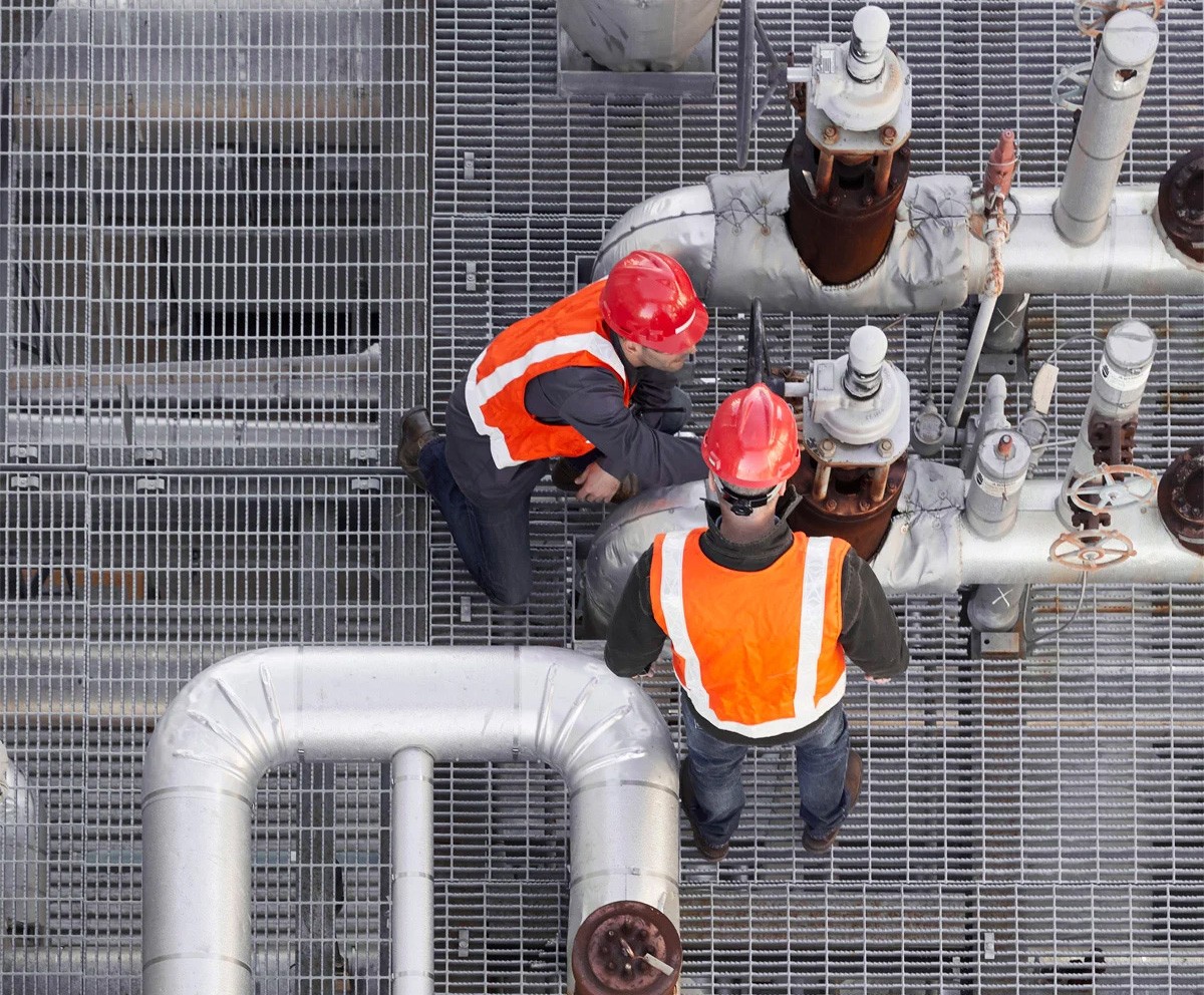 power-plant-workers-embrace-change-as-industry-adds-renewable-energy